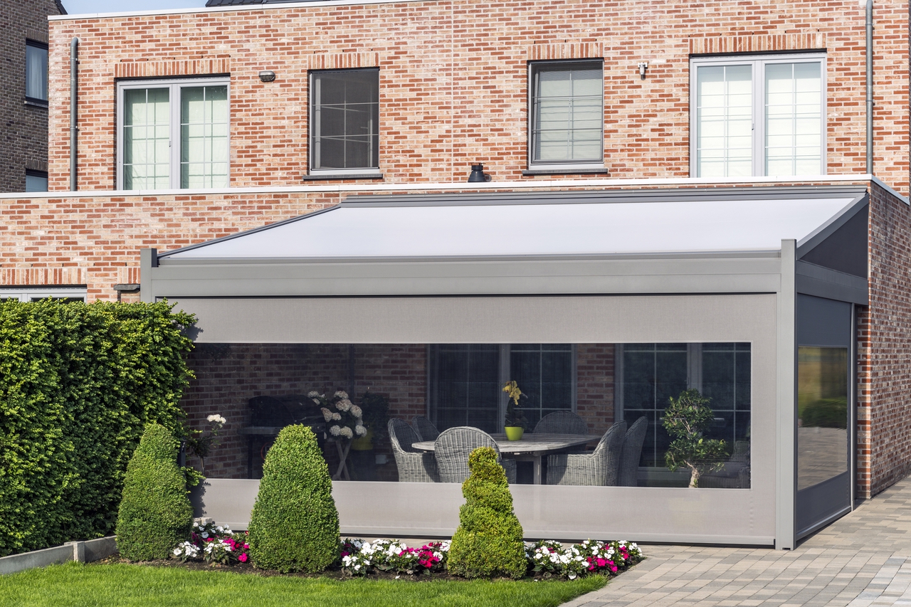 Retractable PVC pergola with crystal window side screens for full enclosure Retractable PVC pergola with crystal window side screens for full enclosure