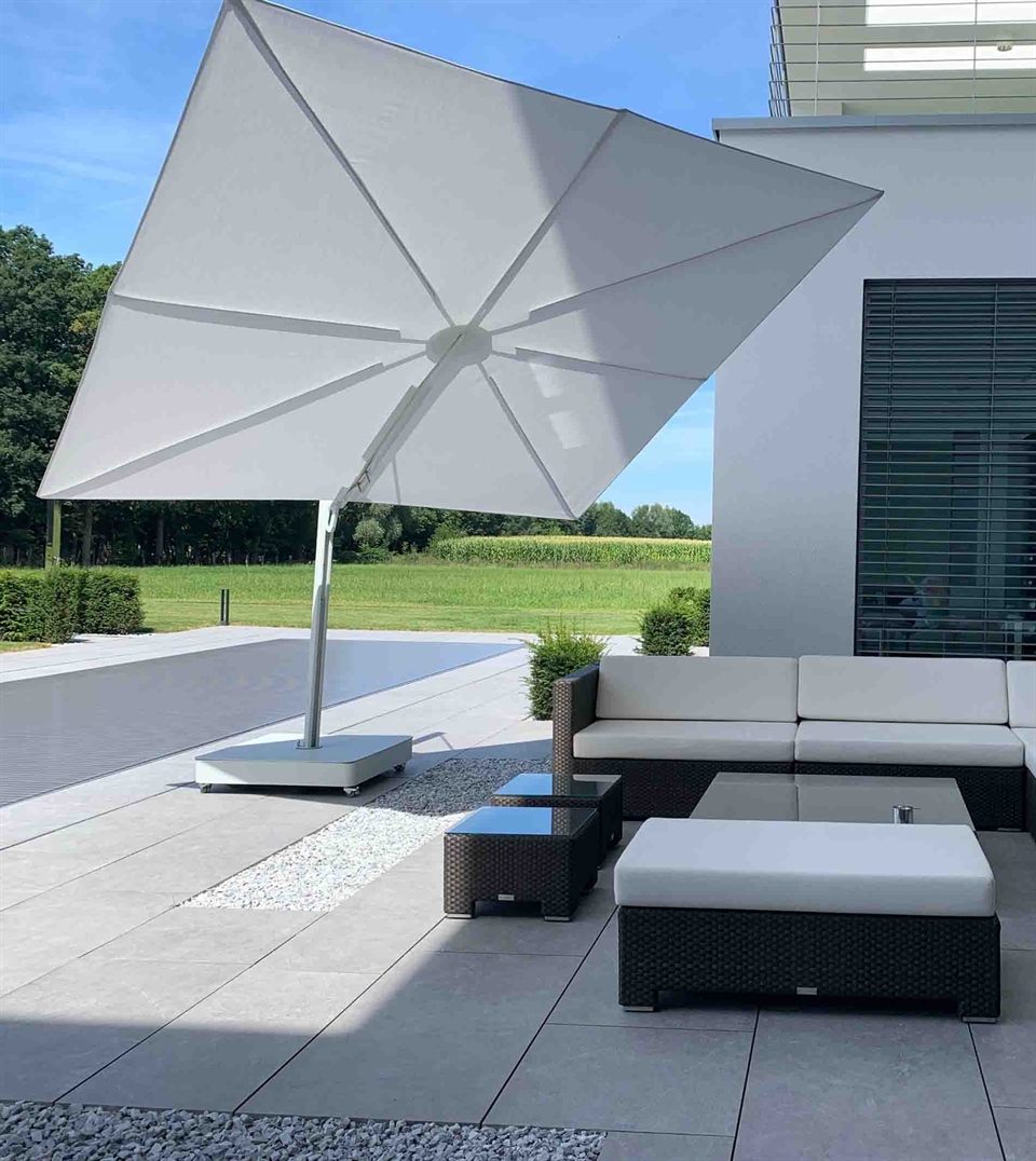 Umbrosa Versa UX in the White colorway on a private home patio.