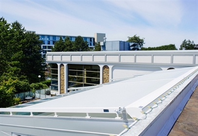 Renson Topfix withstanding high winds on a rooftop installation.