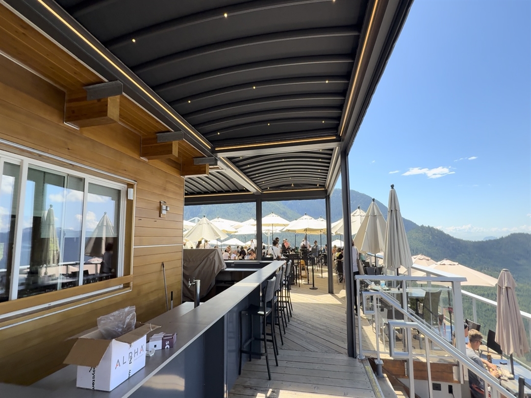 Retractable pergola deck, Sea to Sky Gondola
