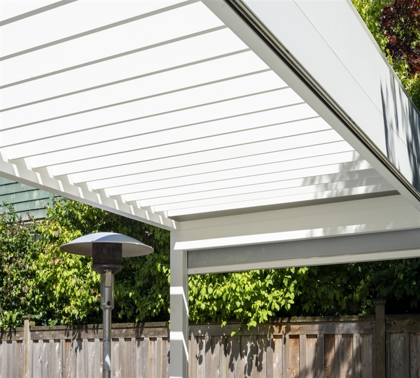 Close up of the Renson Algarve louvered roof Close up of the Renson Algarve louvered roof